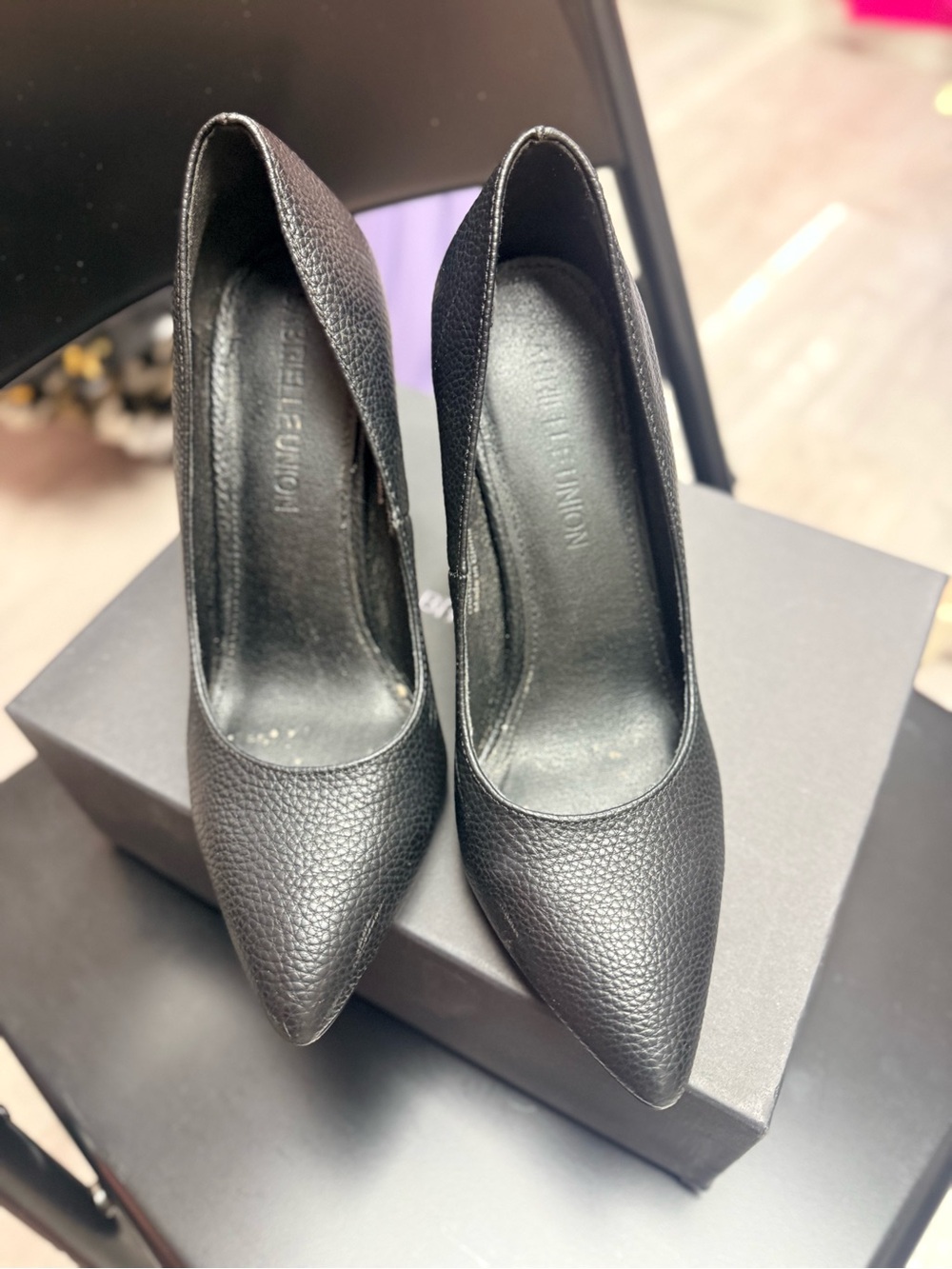 NYC Black Pointed Leather High Heels